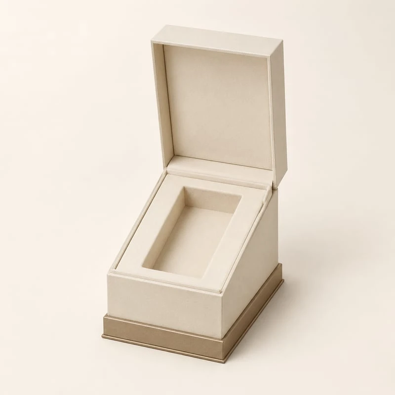 Stabile Präsentationsbox in einer warmen, neutralen Studioatmosphäre